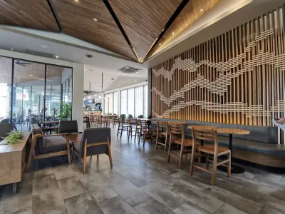 Starbucks Iconic Point DT