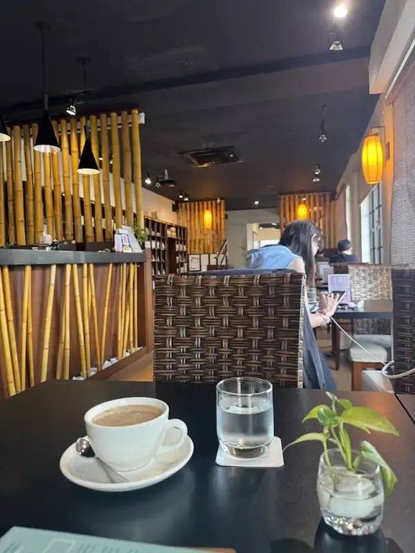 静思书轩（古晋店）Jing-Si Books and Cafe (Kuching)