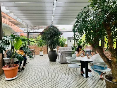 Garden Cafe by bing! Coffee