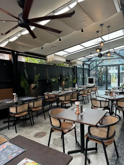 Blackbixon Cafe & Restaurant - Jalan Inai