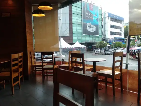 Starbucks Ampang Point