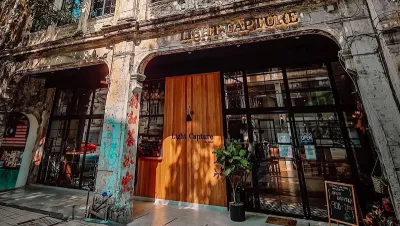 Light Capture Cafe by H.O.N